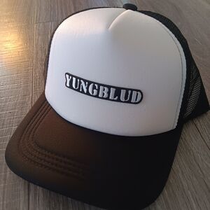YUNGBLUD Black and White Trucker Hat